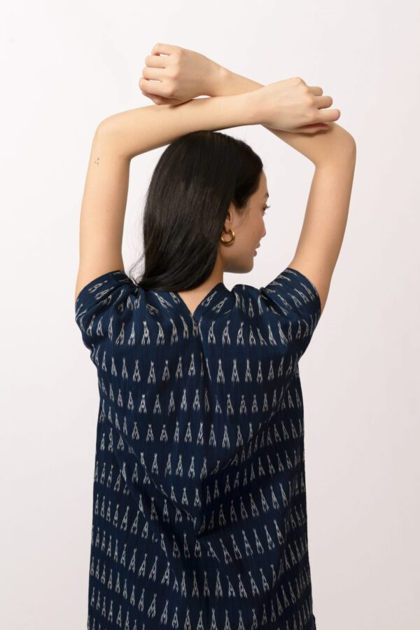 Comfortable black organic cotton t-shirt